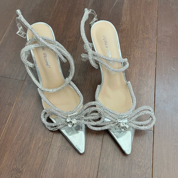 Double bow embellished pumps - Picture 6 of 9